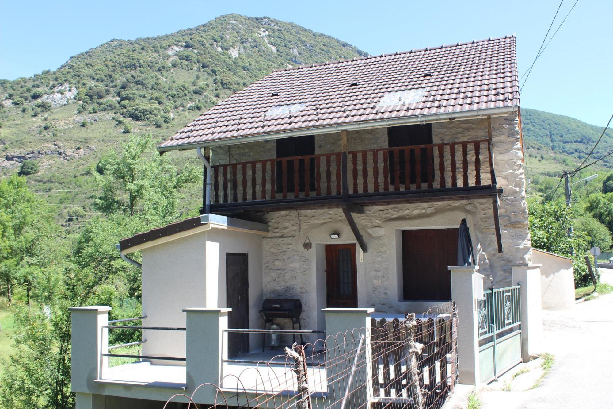 Maison De Charme Calme Entouree De Montagne Ussat Eksteriør billede